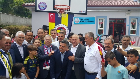 Galatasaray taraftarından Aziz Yıldırım tezahüratı! 'Bizi bırakma'