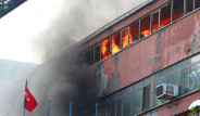 İstanbul'daki İplik Fabrikası Yangınından Korkunç Görüntüler