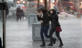 İstanbul'da Dolu ve Yağmur Başladı, Meteorolojiden Art Arda Uyarı Geldi