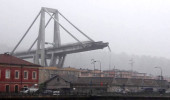 İtalya'da Çöken Köprünün Yıkılış Anı Kameralara Yansıdı