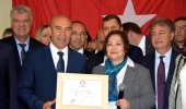İzmir Büyükşehir Belediye Başkanı Soyer, Mazbatasını Aldı