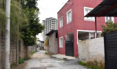 Gizemli Kazının Yapıldığı 'Kırmızı Ev' Yüzünden Mahalle Sakinleri Başka Yerlere Taşındı