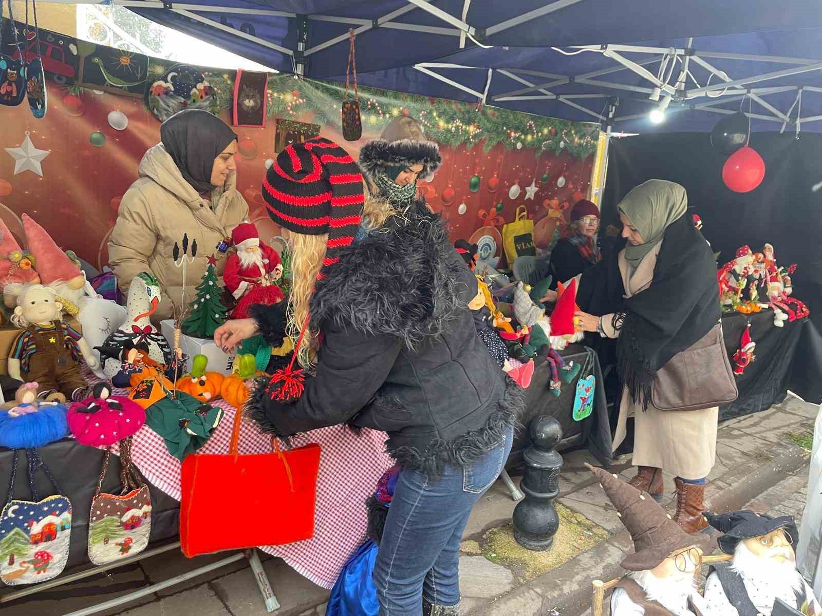 Yeni Yıl Pazarı&rsquo;nda el sanatları ş&ouml;leni
