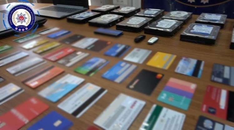 Hesap işlem hacmi 2 milyar 147 milyonu bulan bungalov &ccedil;etesi &ccedil;&ouml;kertildi: 12 tutuklama
