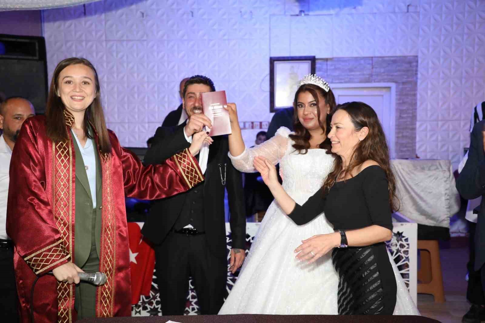 Şehzadeler’de 2024 yılında bin 318 çift dünya evine girdi