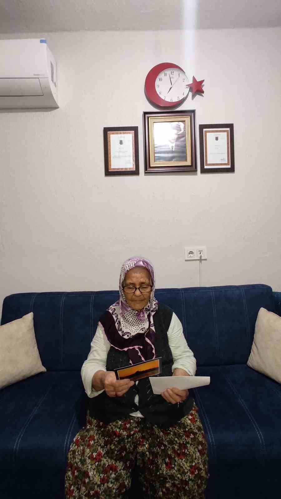 İstanbullu &ouml;ğrenciler Manisalı şehit aileleri ve gazileri duygulandırdı
