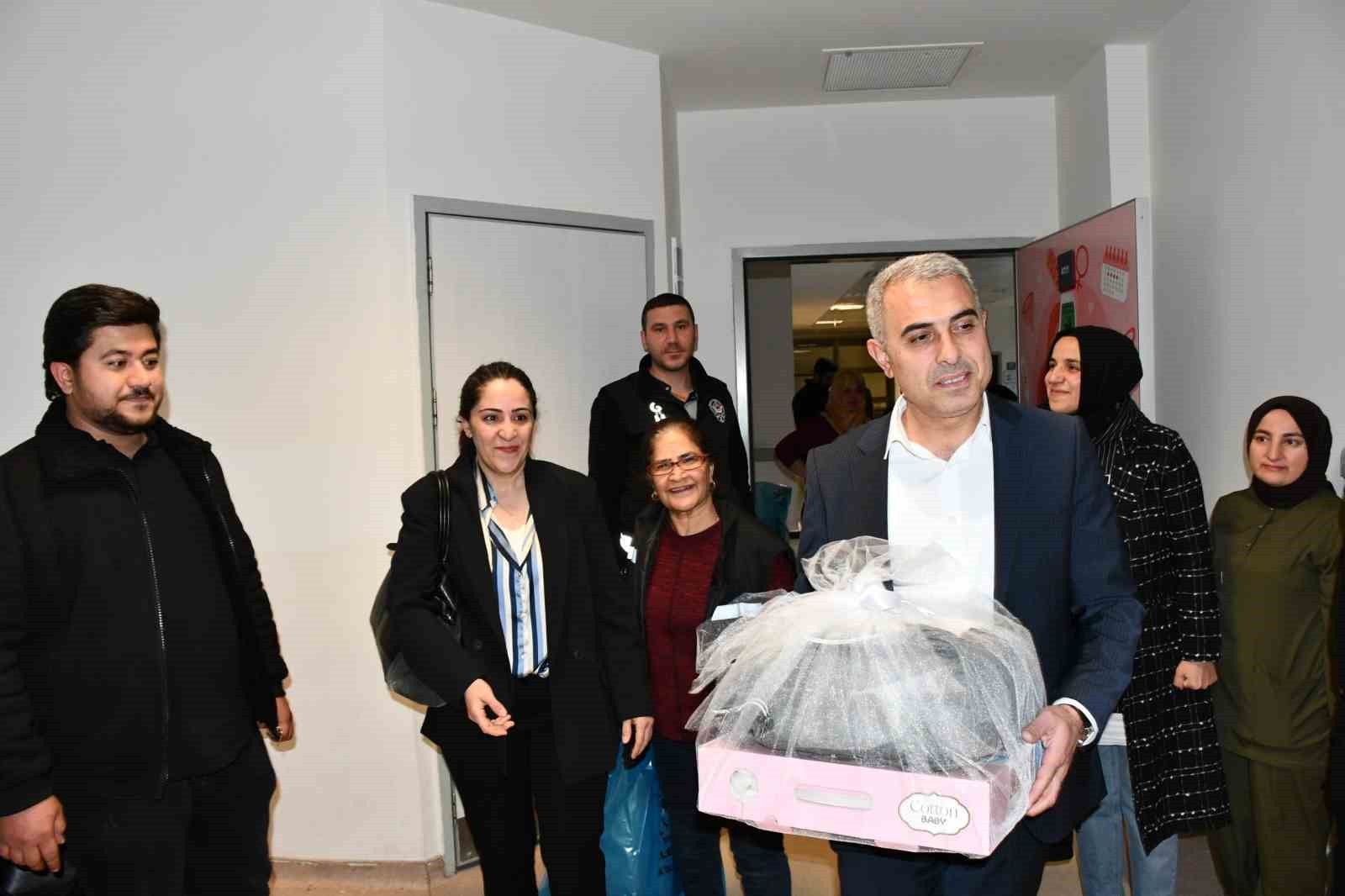 Siverek’te 2025 yılının ilk bebekleri dünyaya geldi