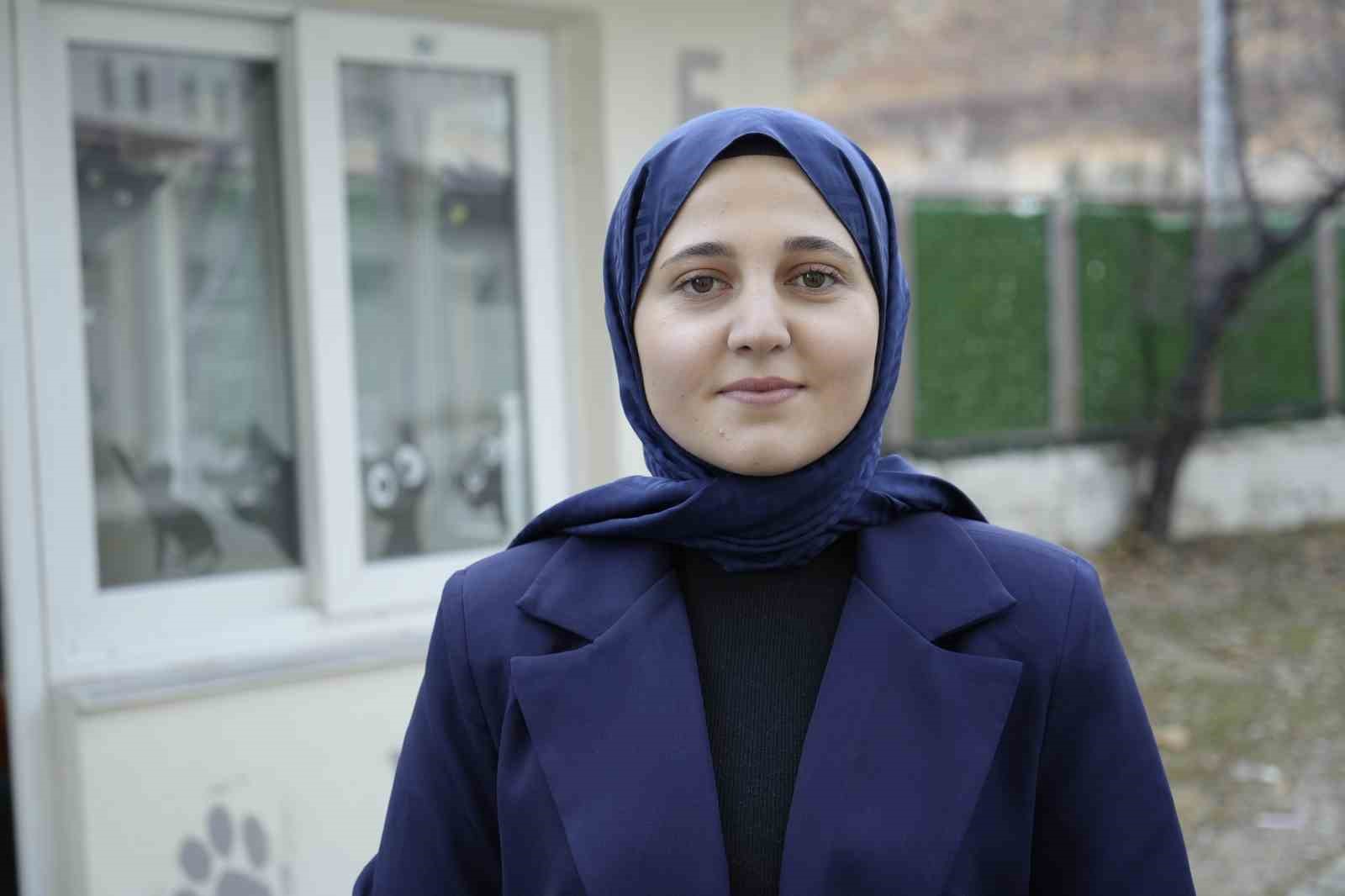 G&uuml;m&uuml;şhane&rsquo;de &ouml;ğrenci yurdunun g&uuml;venlik kul&uuml;besi kedilere yurt oldu
