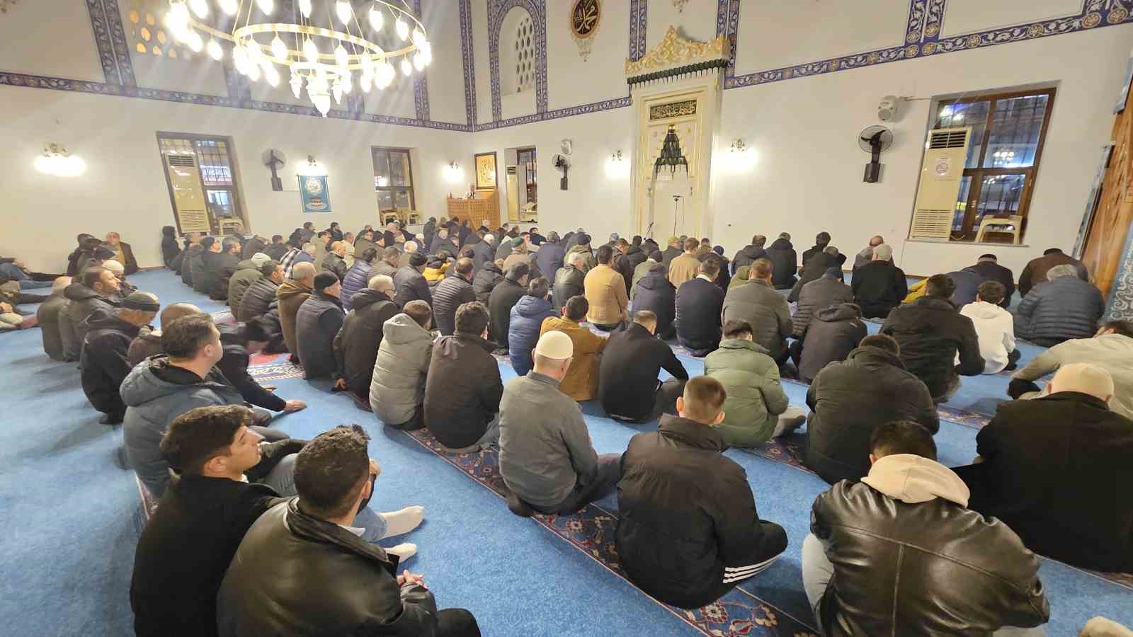 Bandırma Haydar &Ccedil;avuş Camii&rsquo;nde Regaib Kandili
