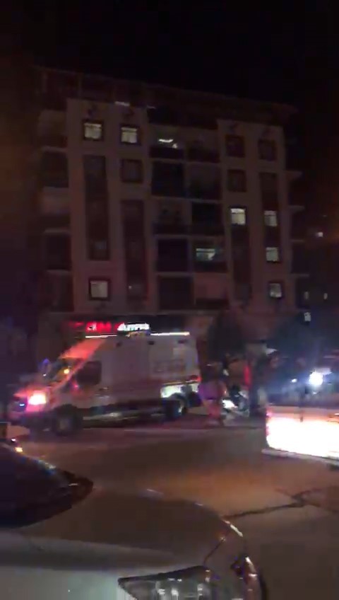 Rize&rsquo;de motosikletli kuryeler &ccedil;arpıştı: 2 yaralı
