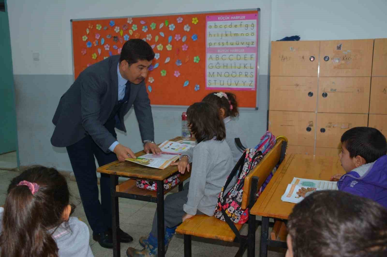 K&ouml;yceğiz&rsquo;de eğitimde uygulanan faaliyetlerin takibi yapıldı
