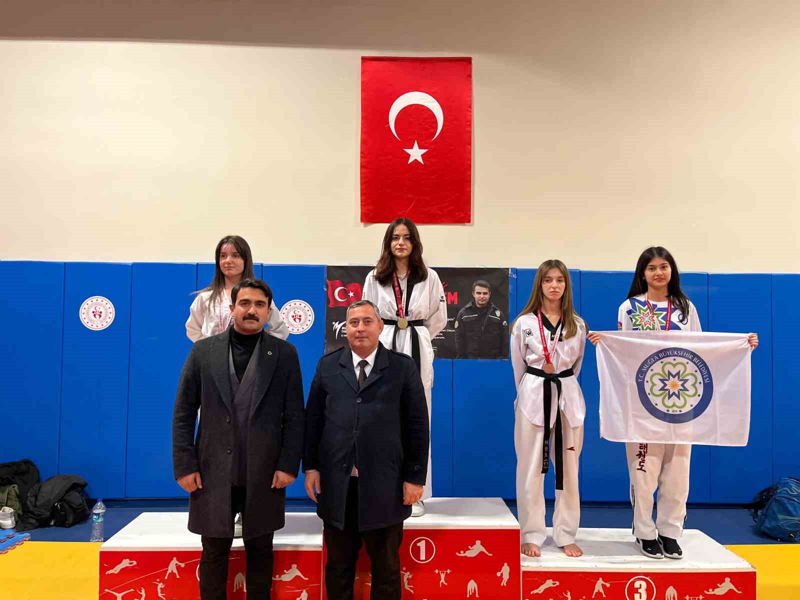 Şehit Polis Yaşar &Ouml;zlem Muğla&rsquo;da d&uuml;zenlenen Taekwondo Turnuvasıyla anıldı
