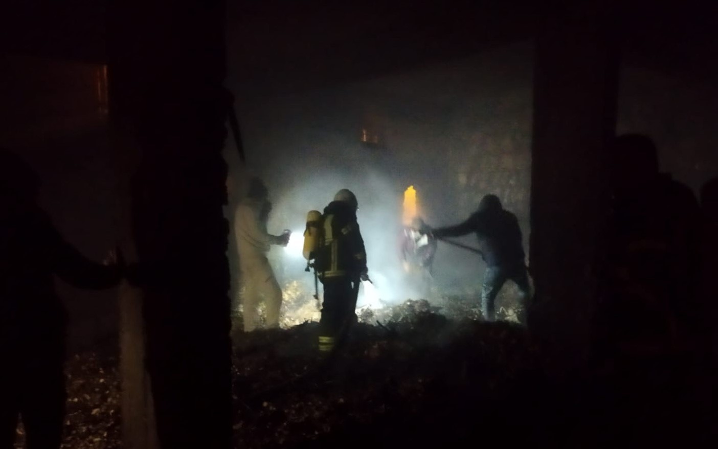 Adıyaman&rsquo;da korkutan ahır yangını
