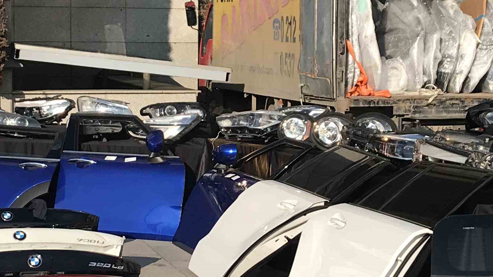 İstanbul’da 110 milyon liralık kaçak oto yedek parçası ele geçirildi