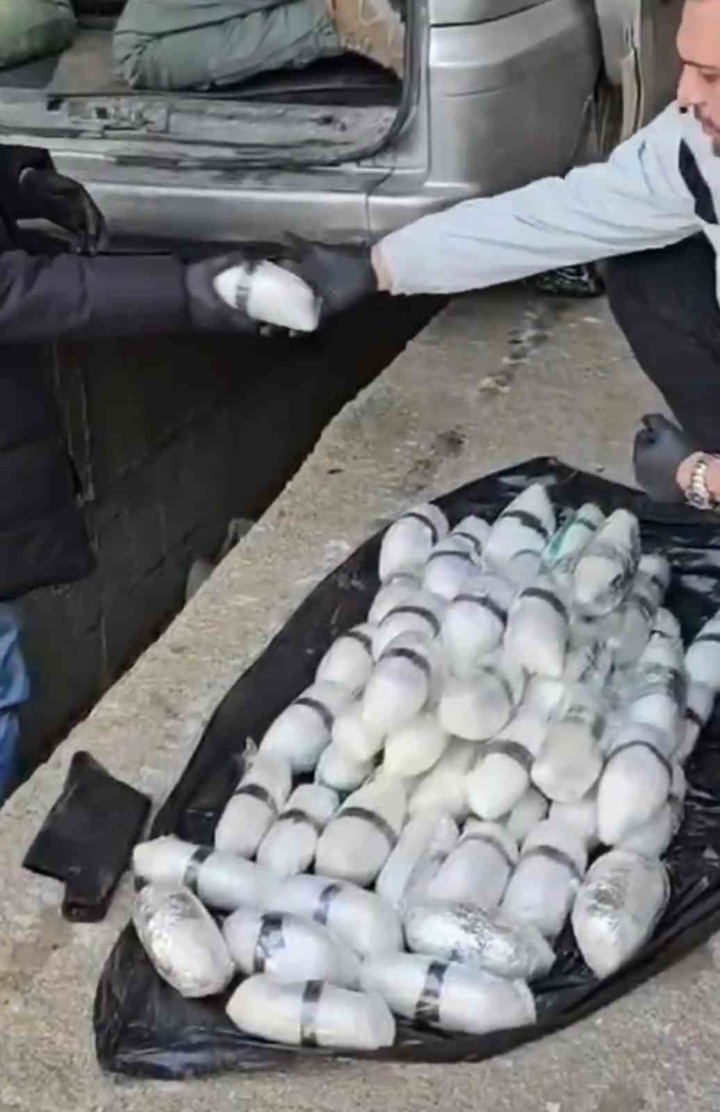 Hakkari&rsquo;de 42 kilogram metamfetamin ele ge&ccedil;irildi
