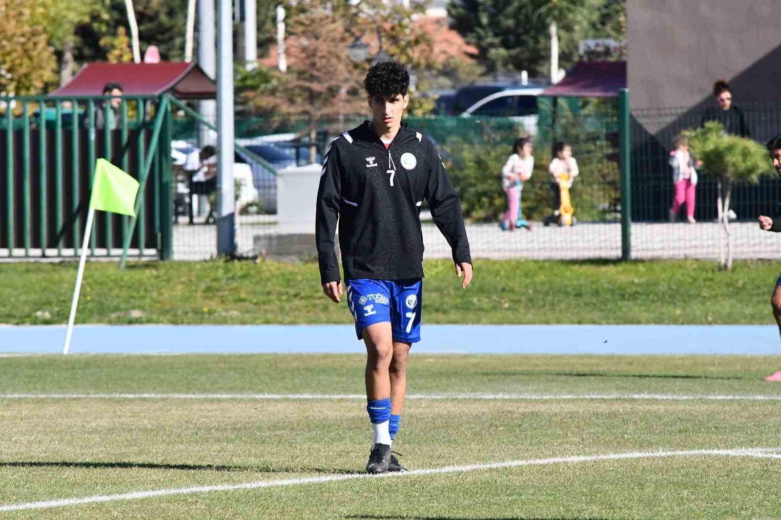 Erciyes 38 FK&rsquo;da ayrılık var
