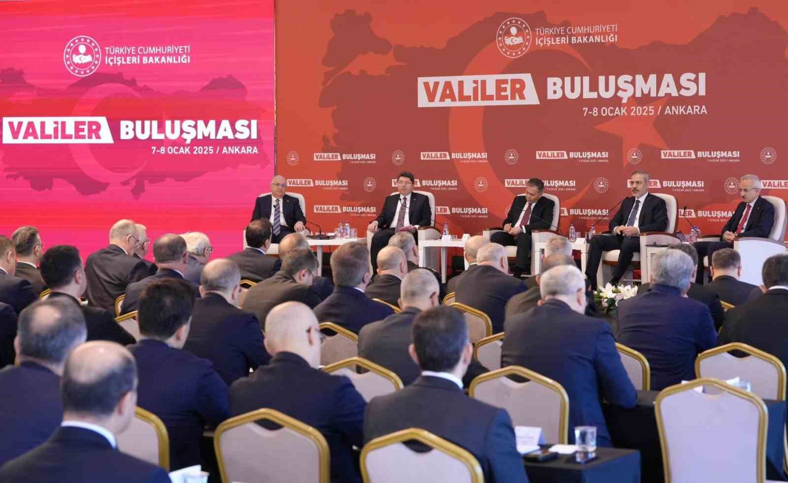 Vali Aydoğdu 81 ilin valilerinin katılımıyla ger&ccedil;ekleştirilen Valiler Toplantısı&rsquo;na katıldı
