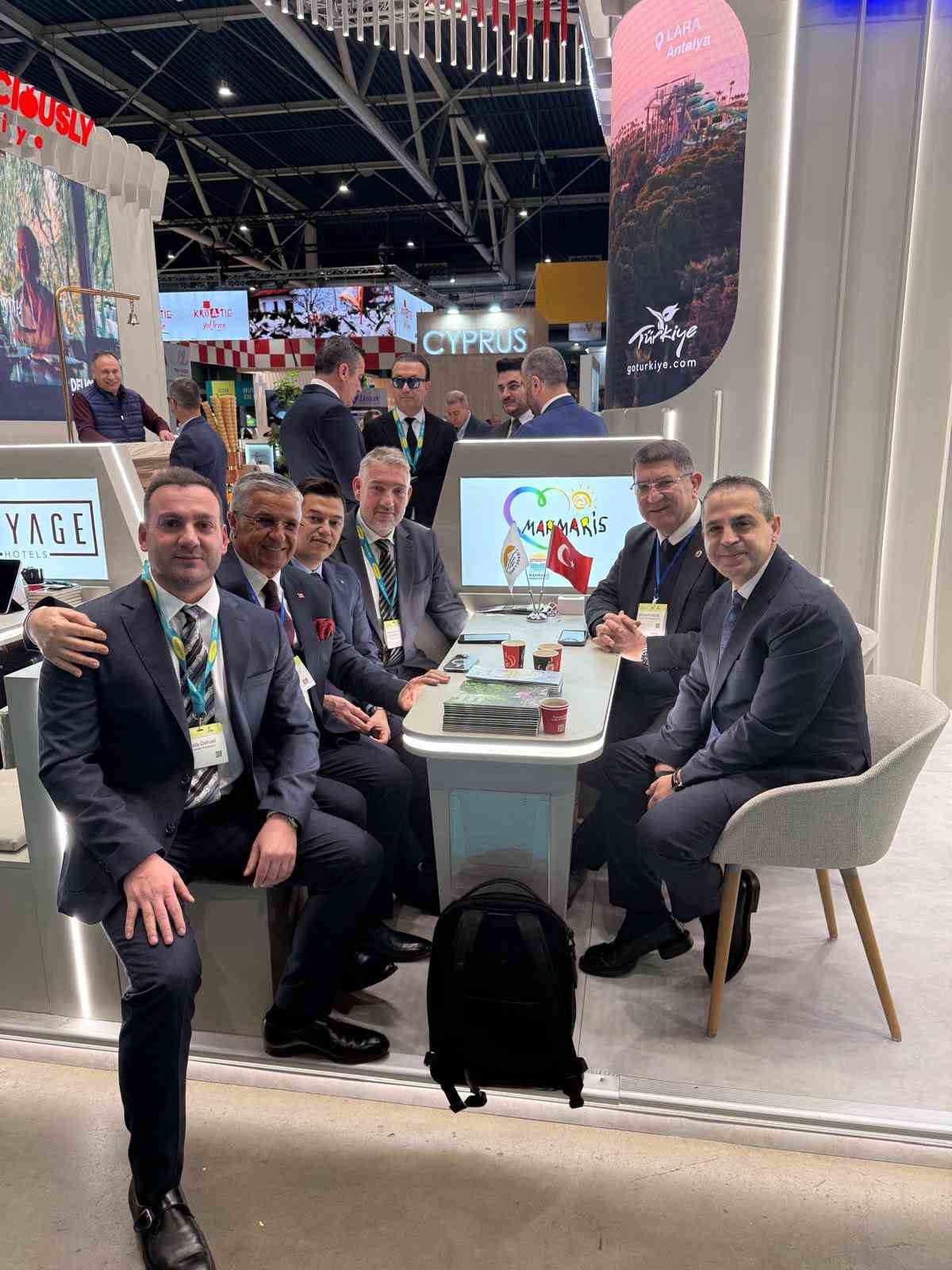 Başkan Topaloğlu Hollanda&rsquo;da Kemer&rsquo;i tanıtıyor
