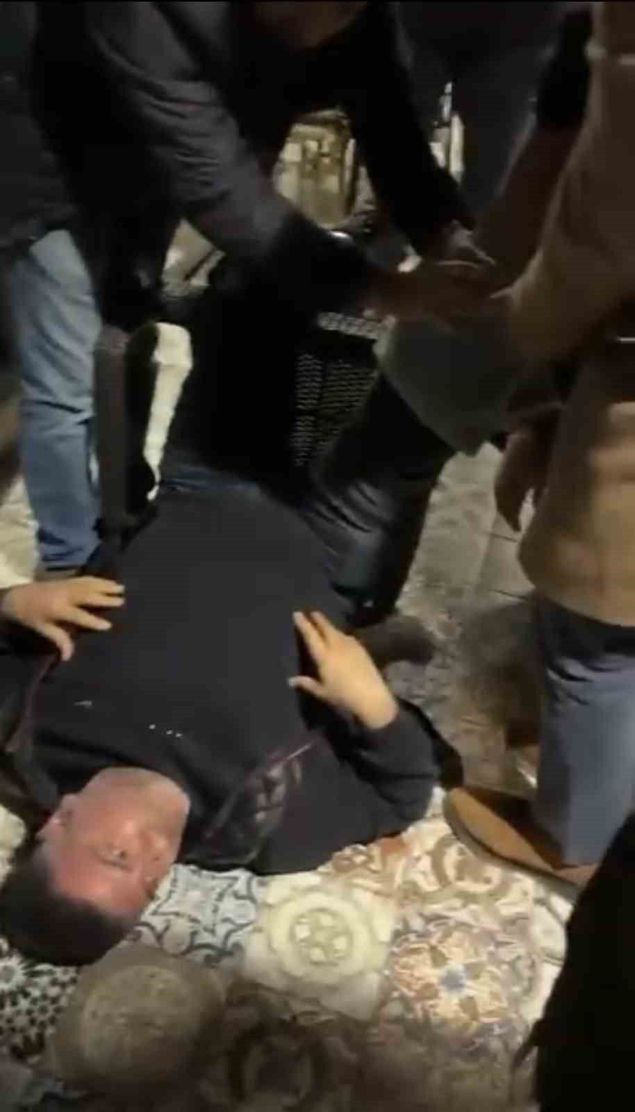 Adres sorduğu kişiyi "Ne demek adresi bilmiyorsun" deyip vurdu