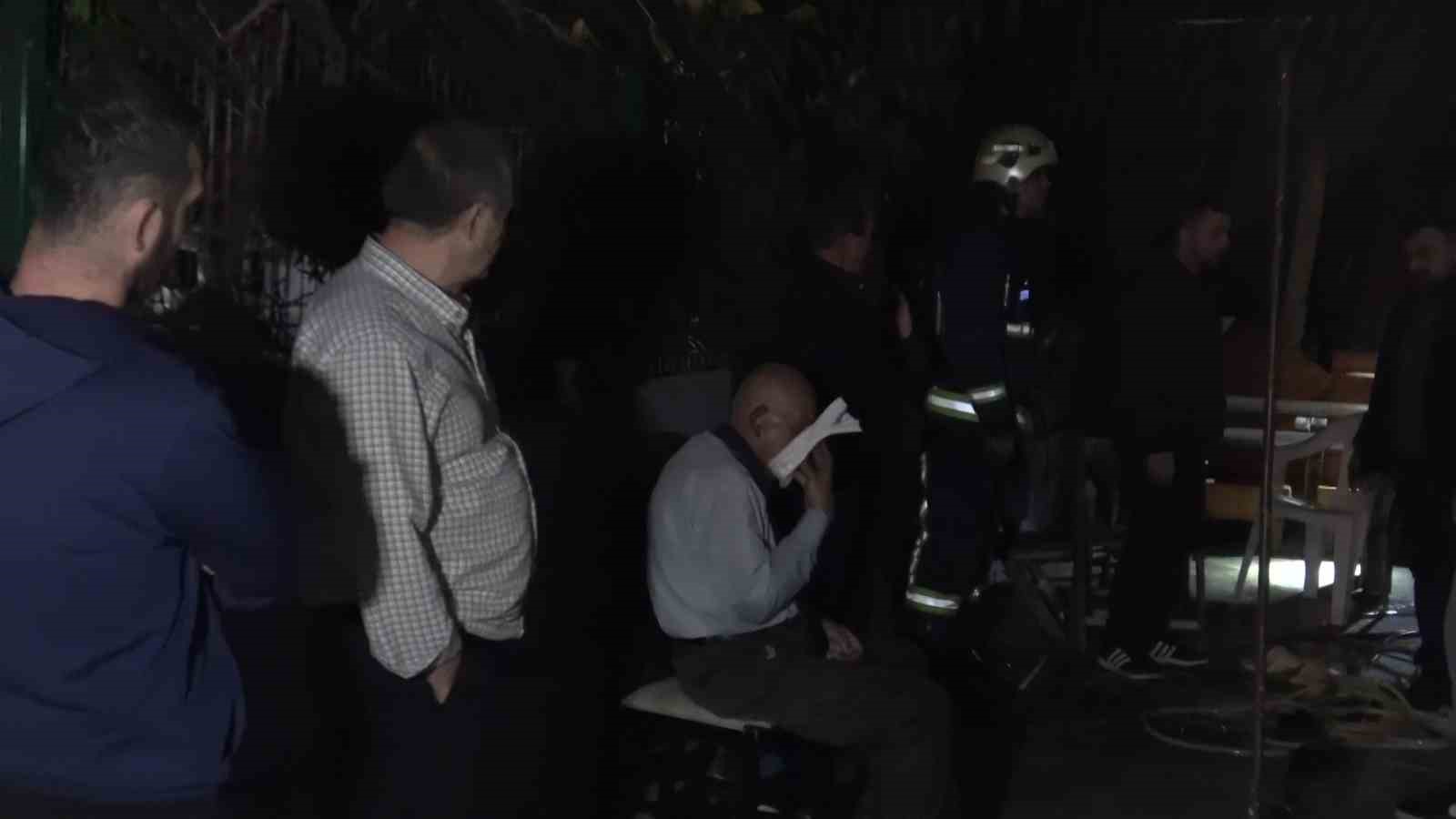 Yaşlı adamın sobayı tutuşturmak i&ccedil;in kullandığı jel yangın &ccedil;ıkardı
