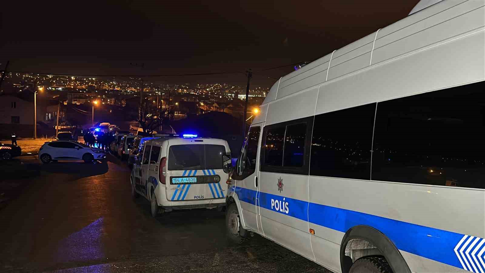 Eşini ve kayınbiraderini sokak ortasında pompalı t&uuml;fekle vurdu
