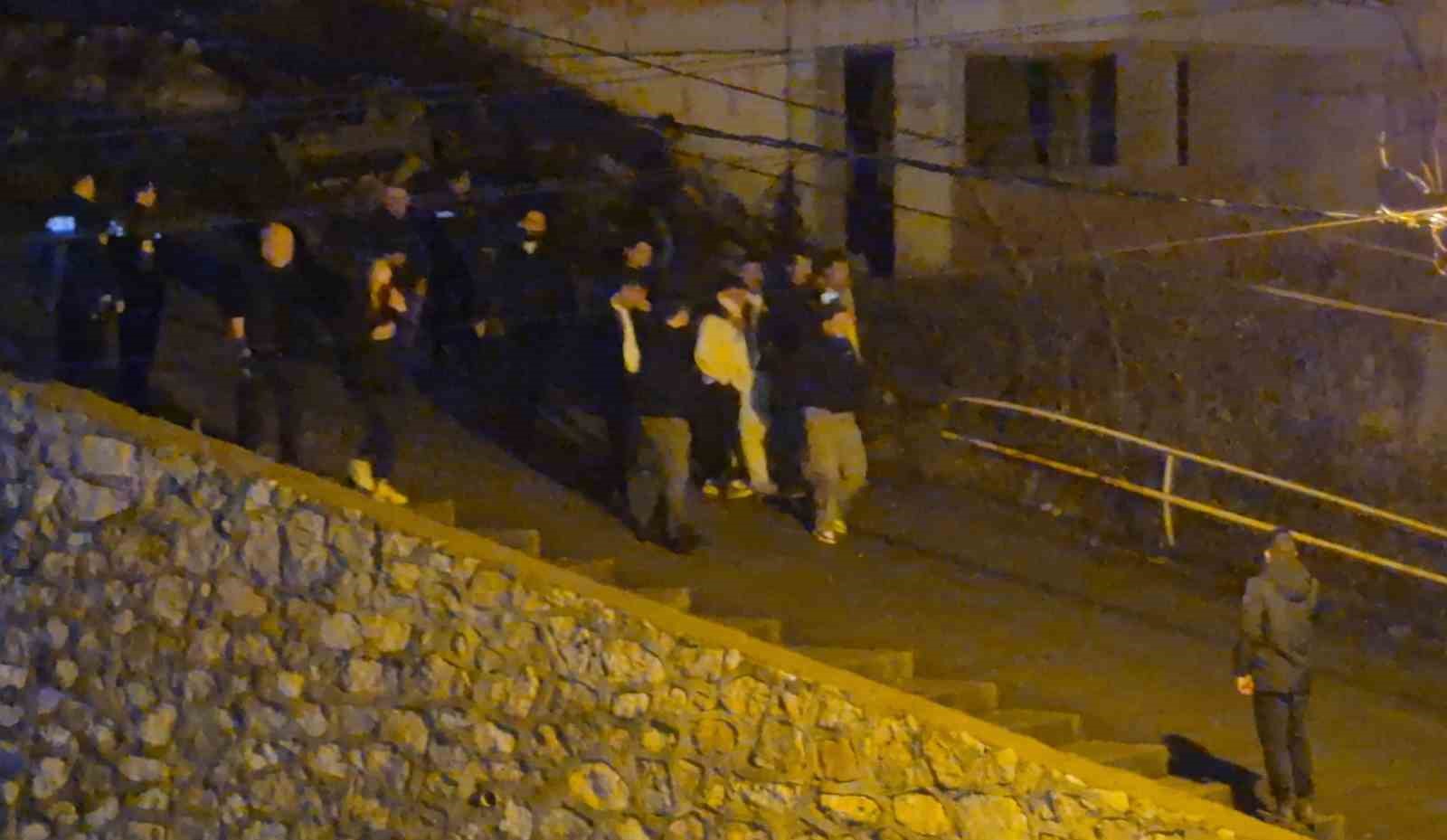 Bartın Emniyet M&uuml;d&uuml;rl&uuml;ğ&uuml; binası &ouml;n&uuml;nde hareketli anlar
