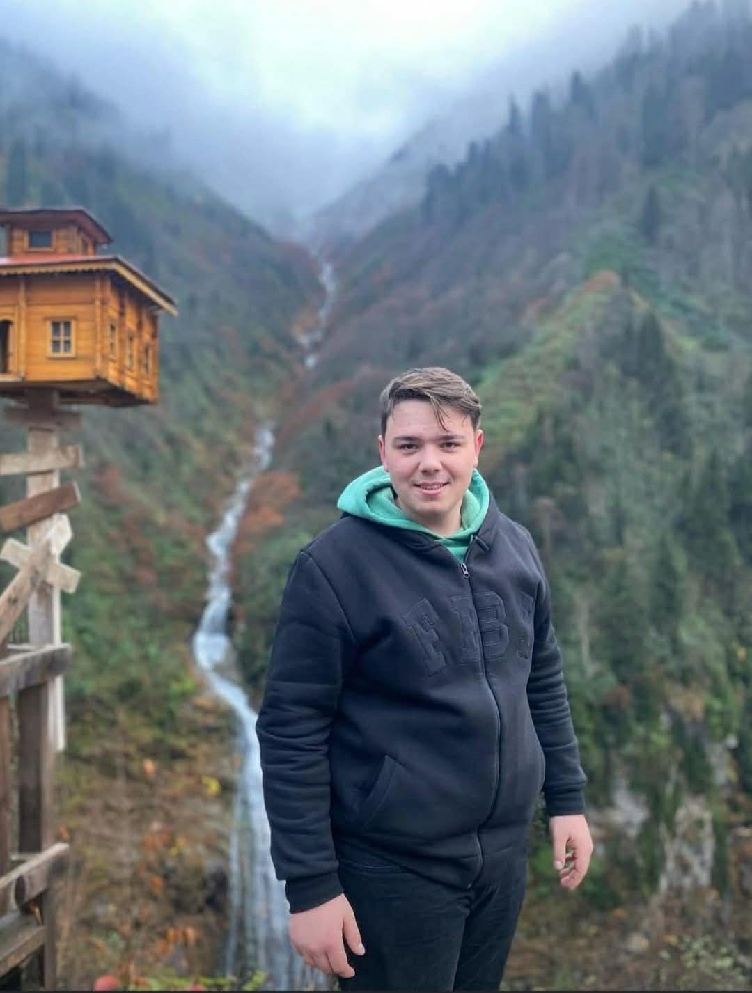 Rize&rsquo;de kaza ağır yaralanan gen&ccedil; yaşam m&uuml;cadelesini kaybetti
