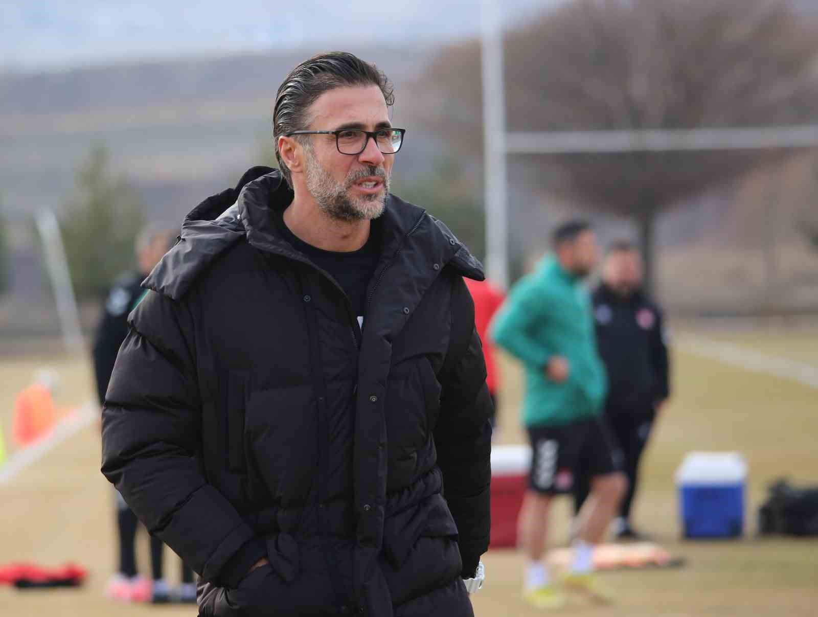 &Ouml;mer Erdoğan&rsquo;dan, Rey Manaj a&ccedil;ıklaması!
