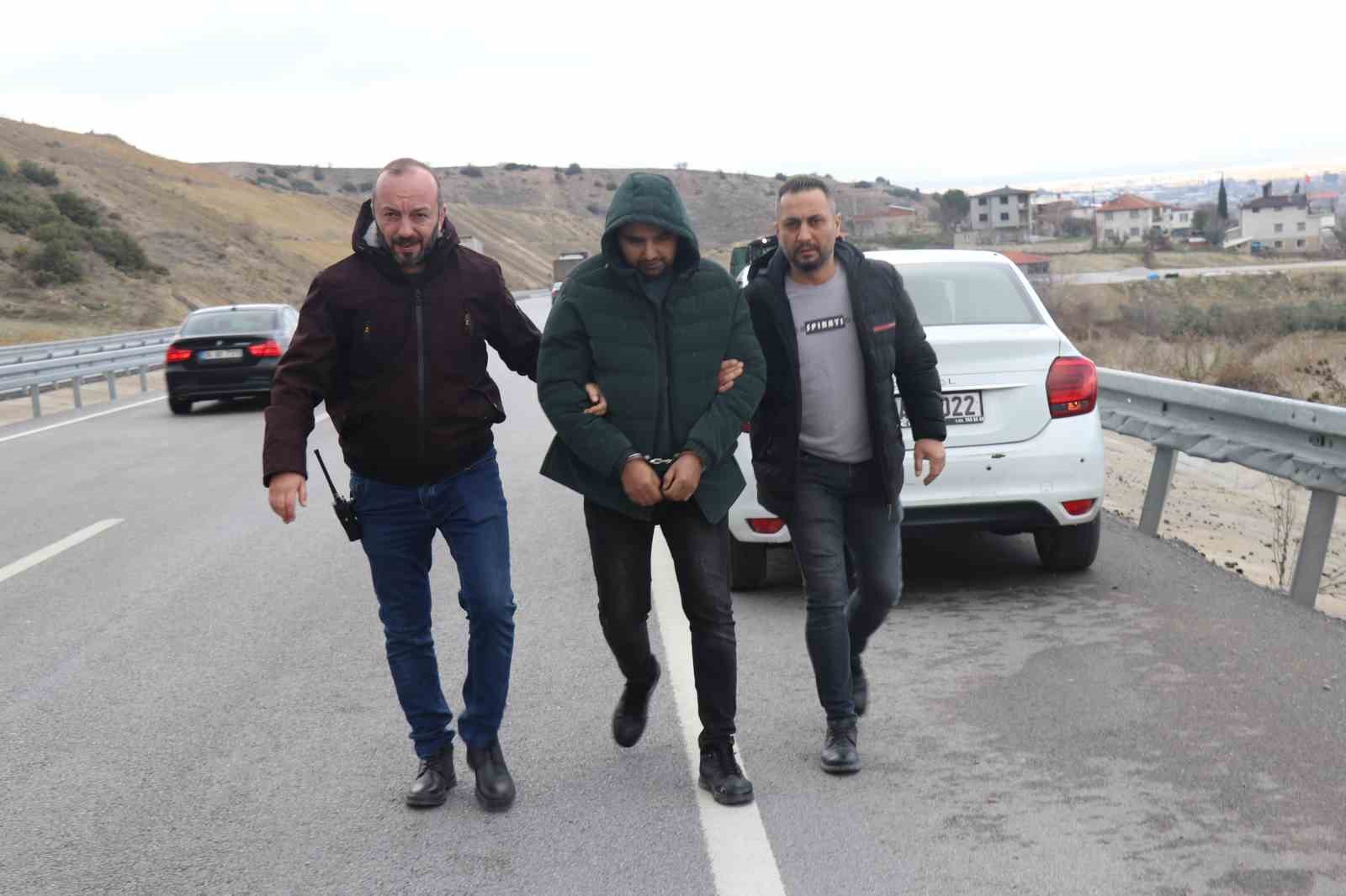 Denizli&rsquo;de kan donduran olay; Aksatılan gebe kontrol&uuml; bebeğin g&ouml;m&uuml;ld&uuml;ğ&uuml;n&uuml; ortaya &ccedil;ıkardı
