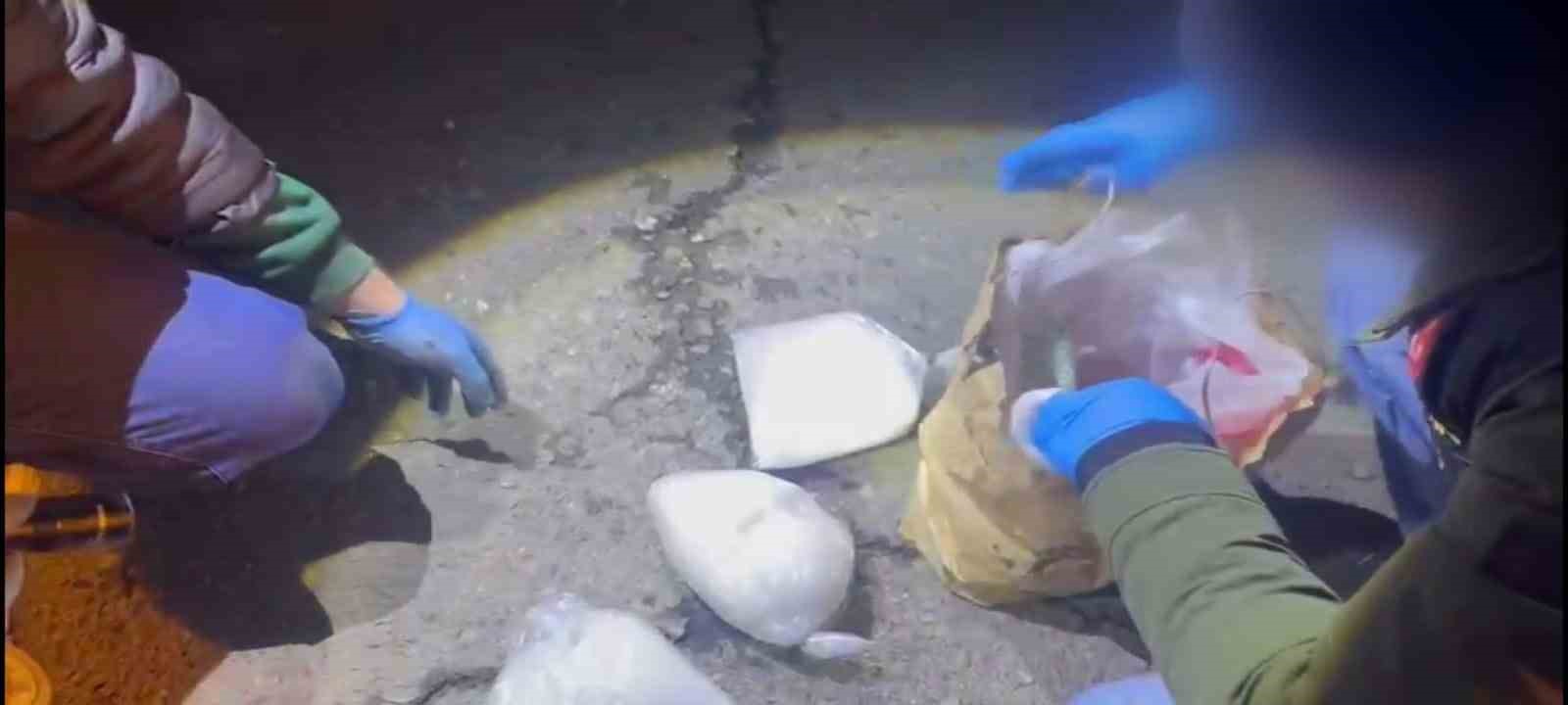 Batman&rsquo;da tırda 3 kilo uyuşturucu ele ge&ccedil;irildi
