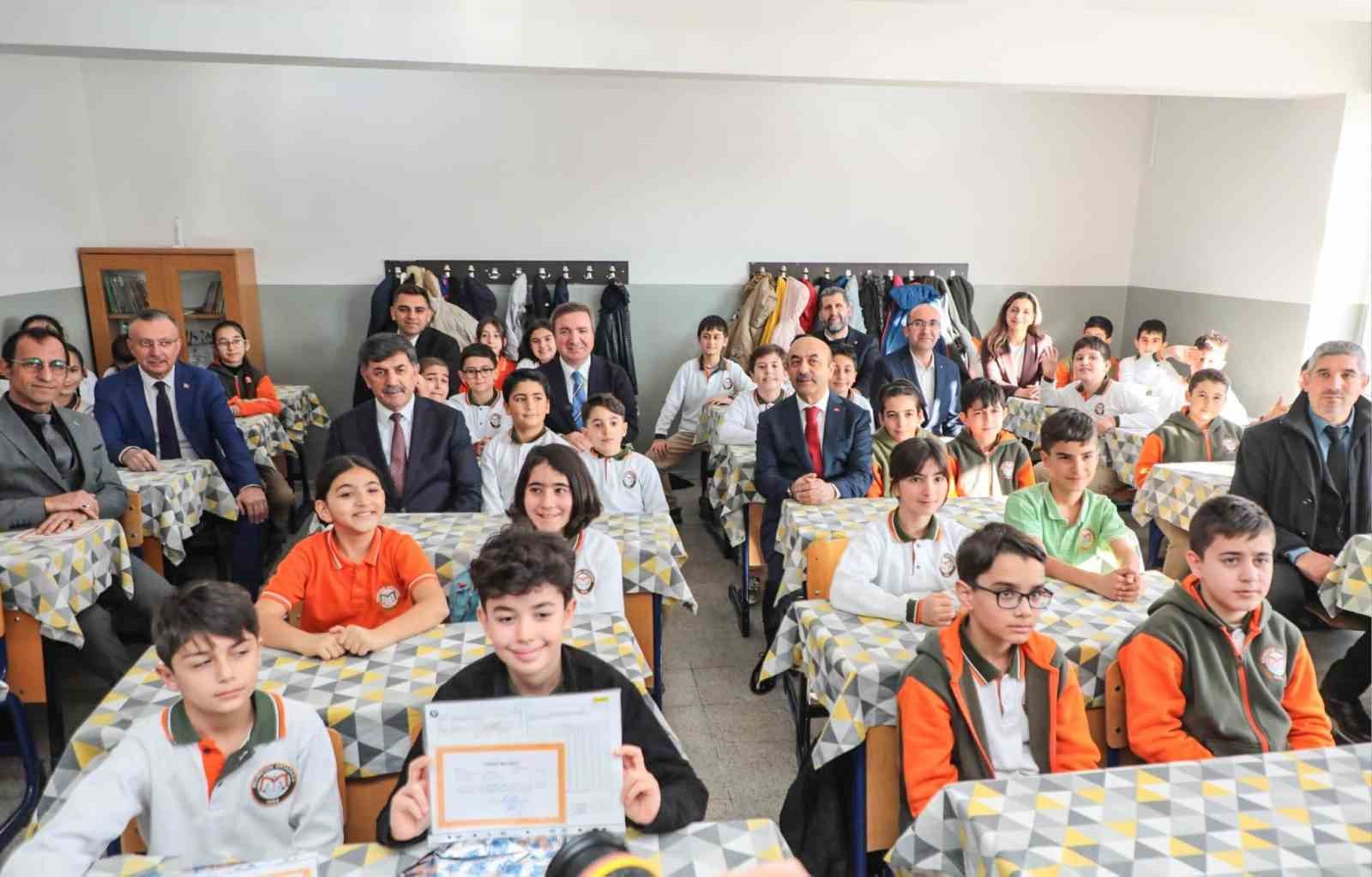 Erzincan’da karne töreni