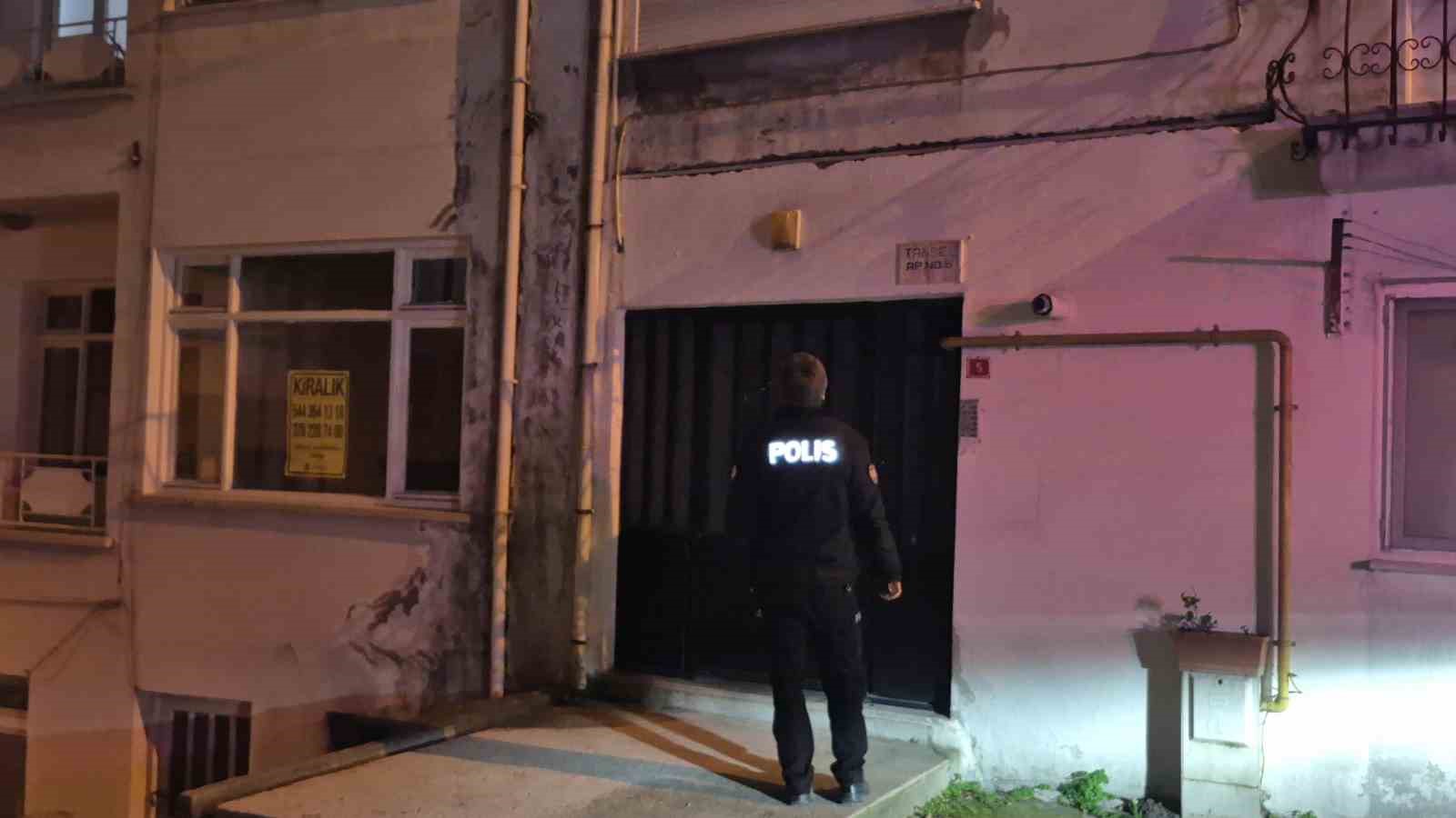 Bartın&rsquo;da evin &ccedil;alan alarmı polisi harekete ge&ccedil;irdi
