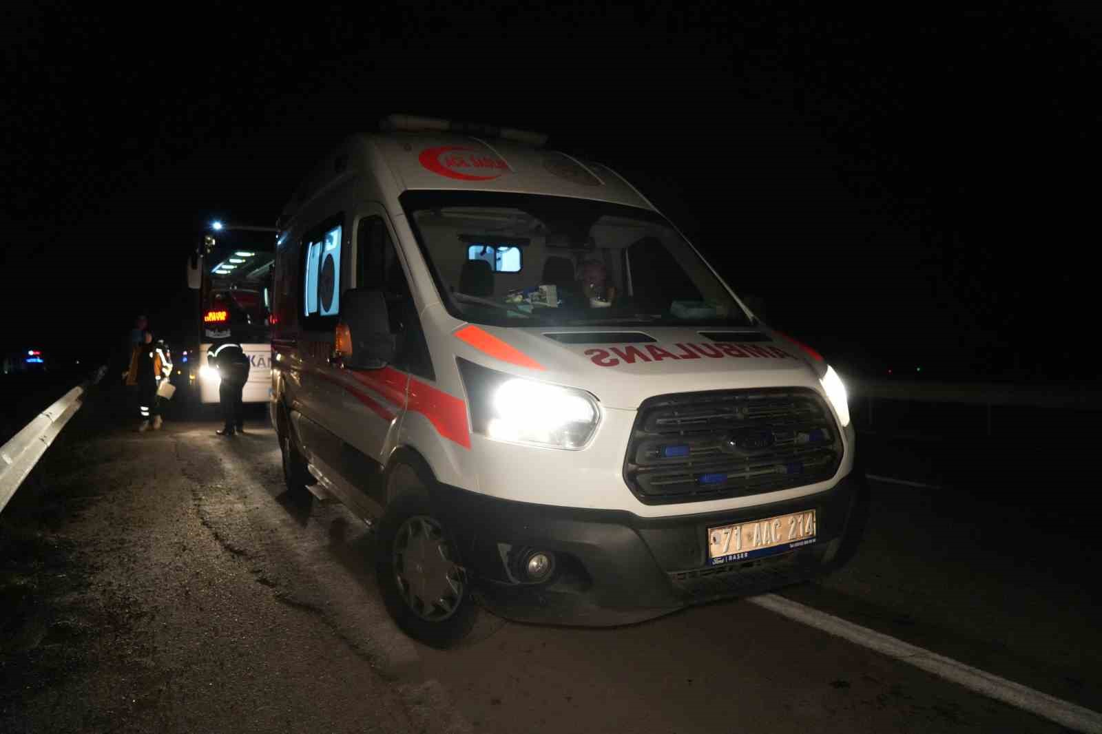 Kontrolden &ccedil;ıkan otomobil otob&uuml;sle &ccedil;arpıştı: 1 yaralı
