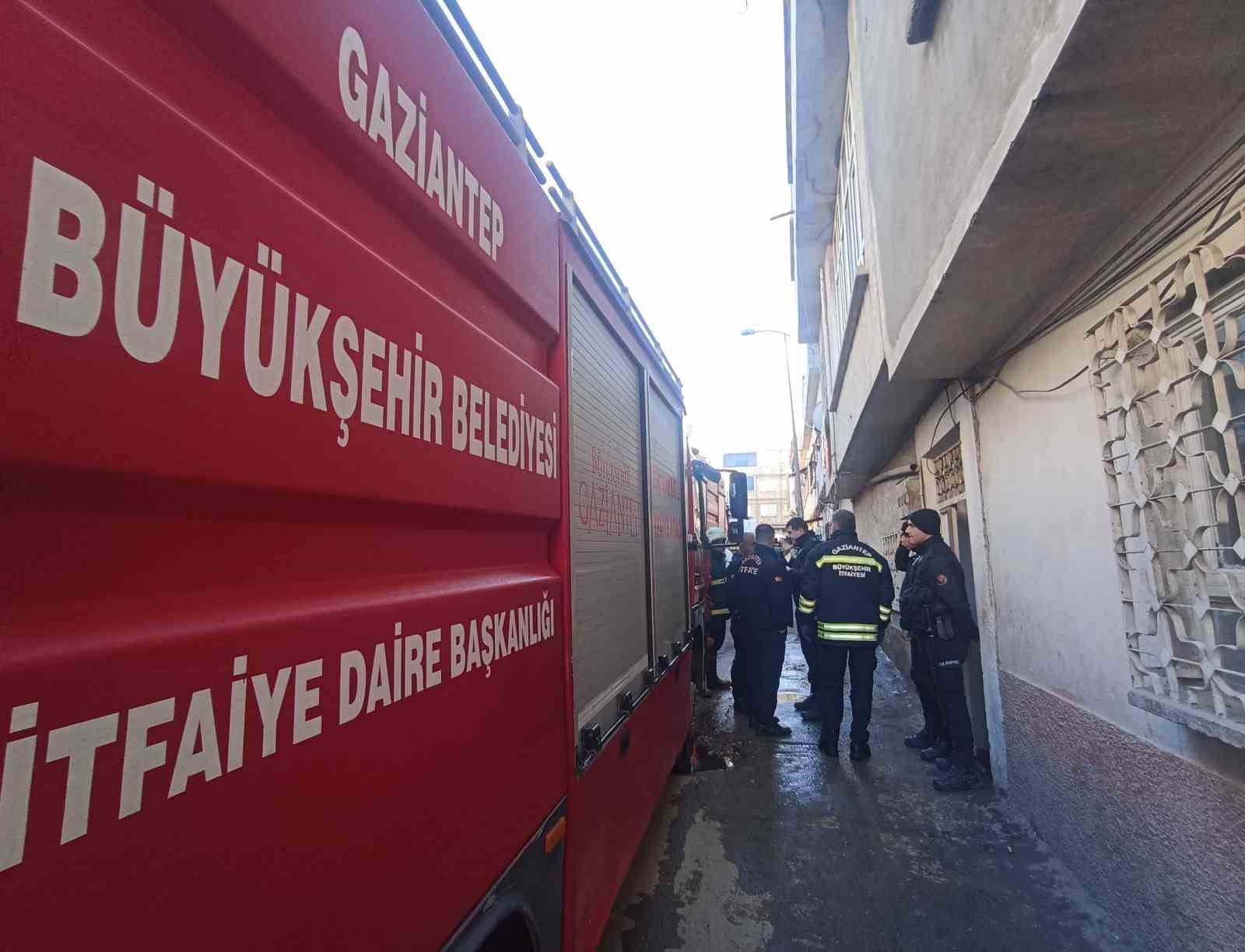 Gaziantep&rsquo;te yangın faciası: 2 &ccedil;ocuk hayatını kaybetti
