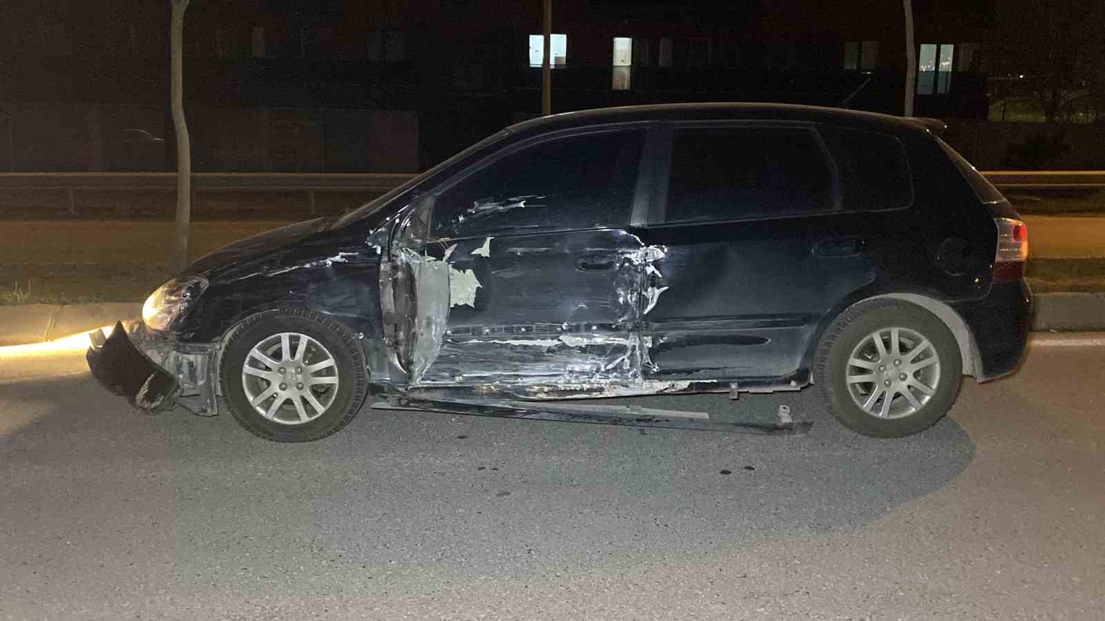 İzmit&rsquo;te 3 ara&ccedil;lı zincirleme trafik kazası: 4 yaralı
