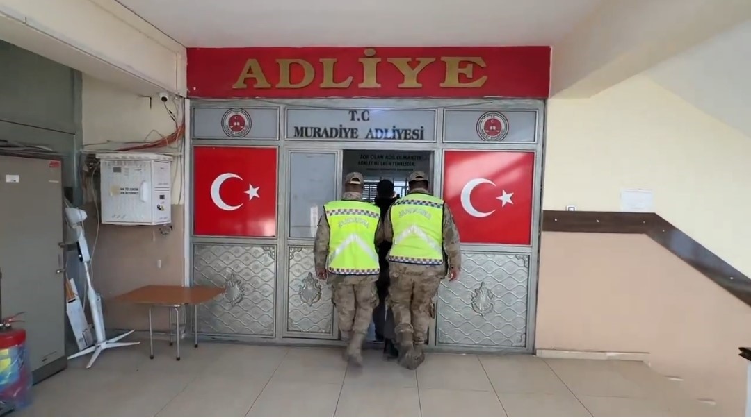 Hırsızlık su&ccedil;undan 11 yıl 13 ay hapis cezası bulunan yabancı uyruklu şahıs tutuklandı
