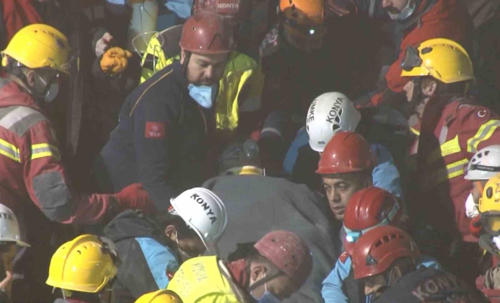 Konya&rsquo;da &ccedil;&ouml;ken binanın enkazından 3&rsquo;&uuml;nc&uuml; yaralı da &ccedil;ıkarıldı
