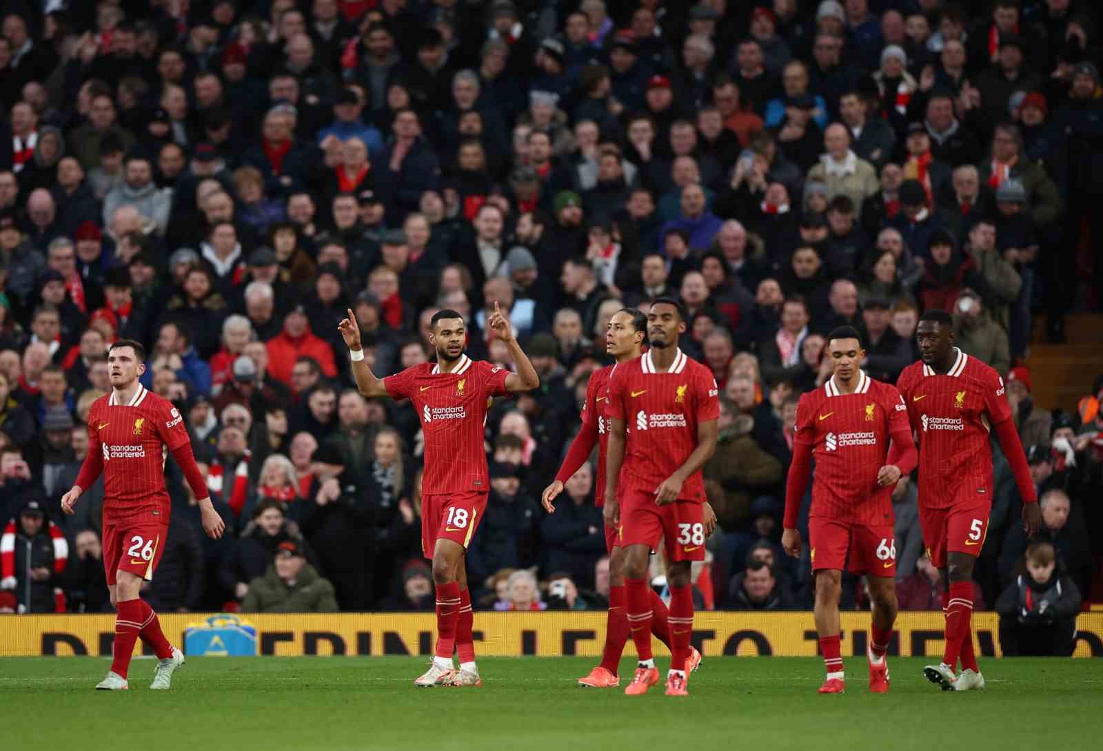 Liverpool hata yapmadı, yenilmezlik serisini s&uuml;rd&uuml;rd&uuml;
