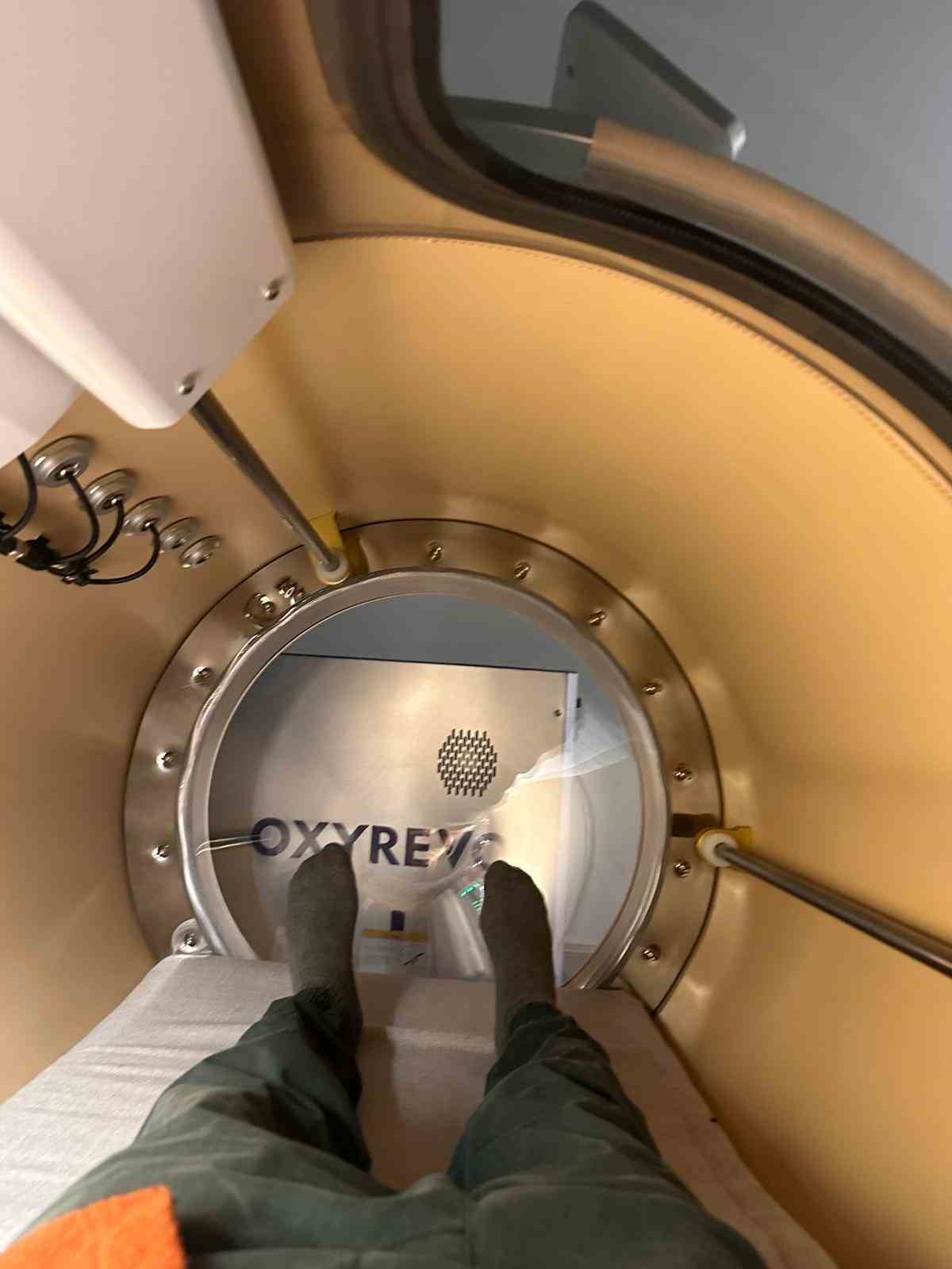 Saç ekerken kulak zarını biçti