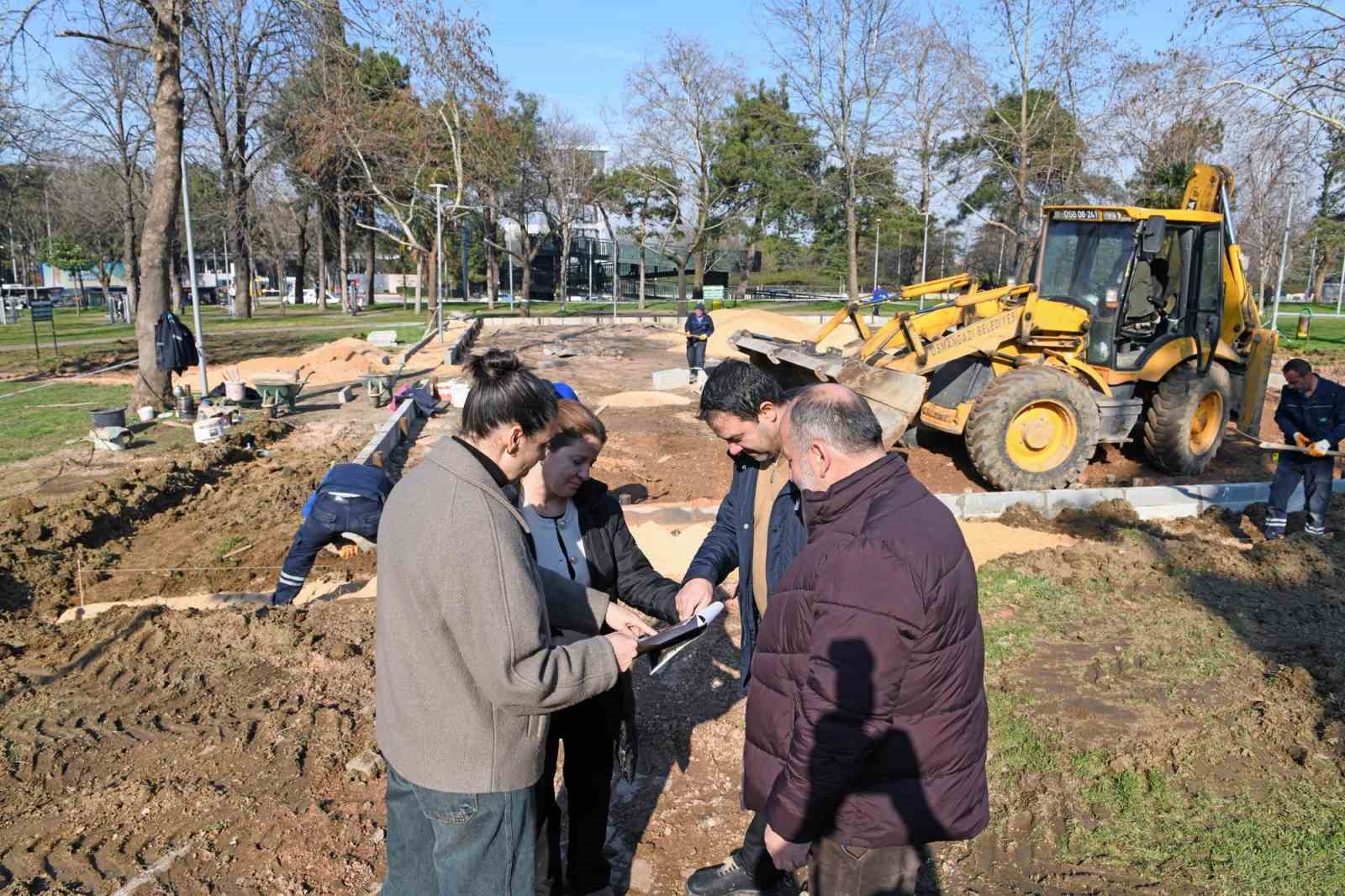 Osmangazi Belediyesi&rsquo;nden gen&ccedil;lere basketbol sahası
