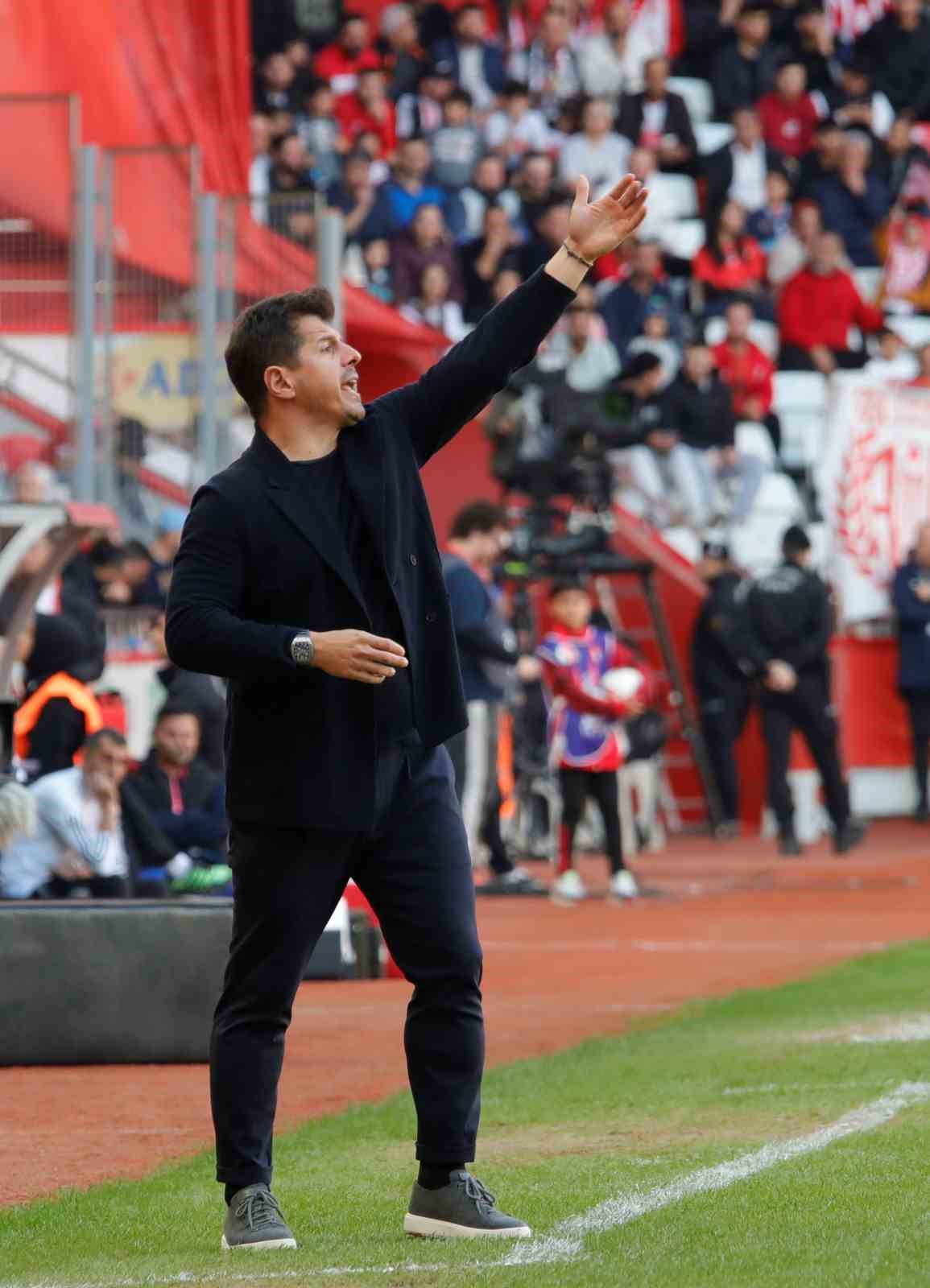 Trendyol S&uuml;per Lig: Antalyaspor: 0 - Beşiktaş: 0 (Ma&ccedil; devam ediyor)
