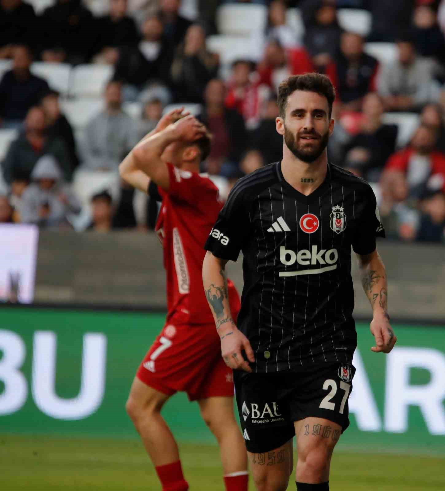 Al-Musrati ile Rafa Silva, cezalı duruma d&uuml;şt&uuml;
