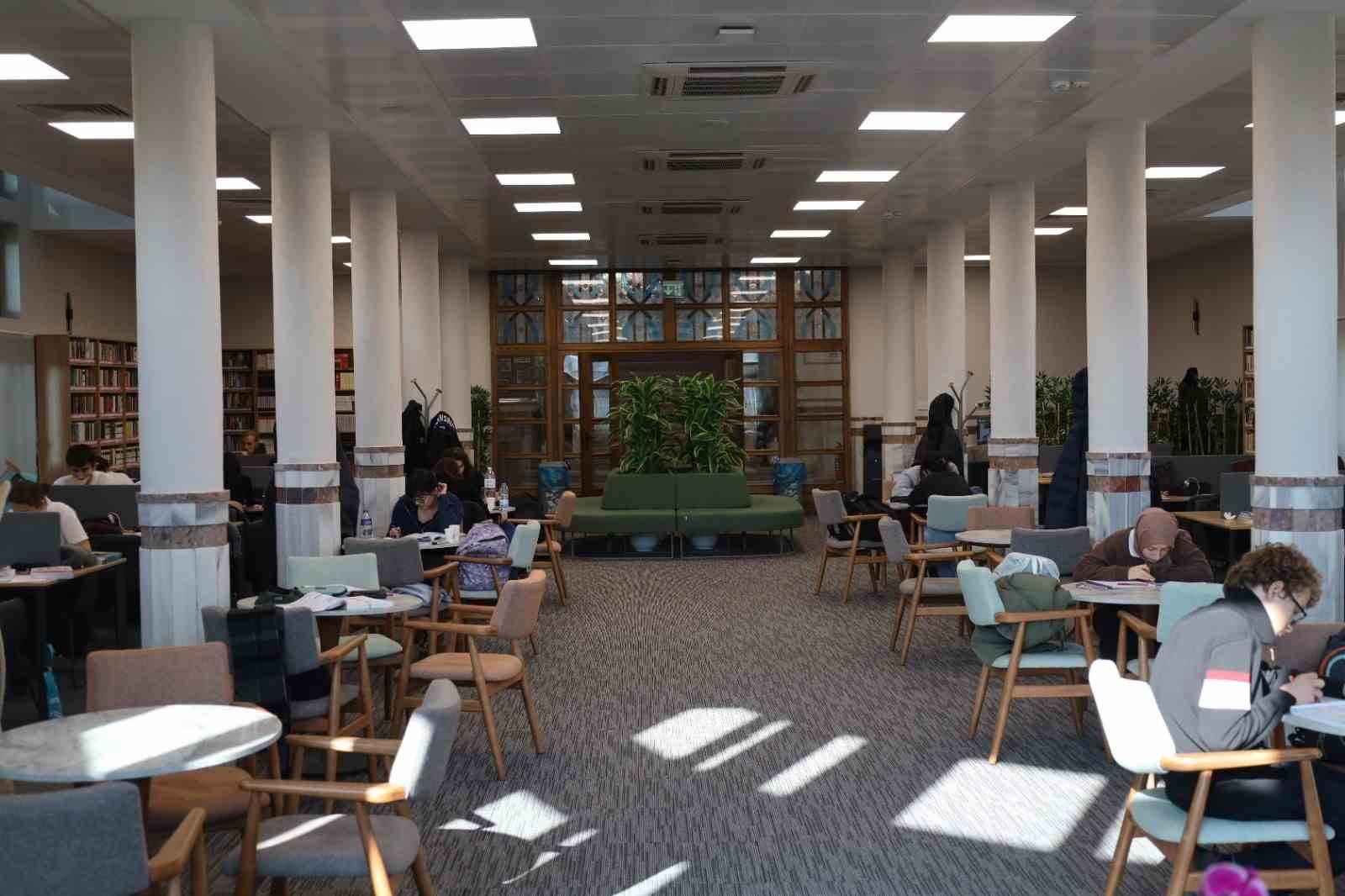 Kitabın kalbi Z&uuml;beyde Hanım&rsquo;da atıyor
