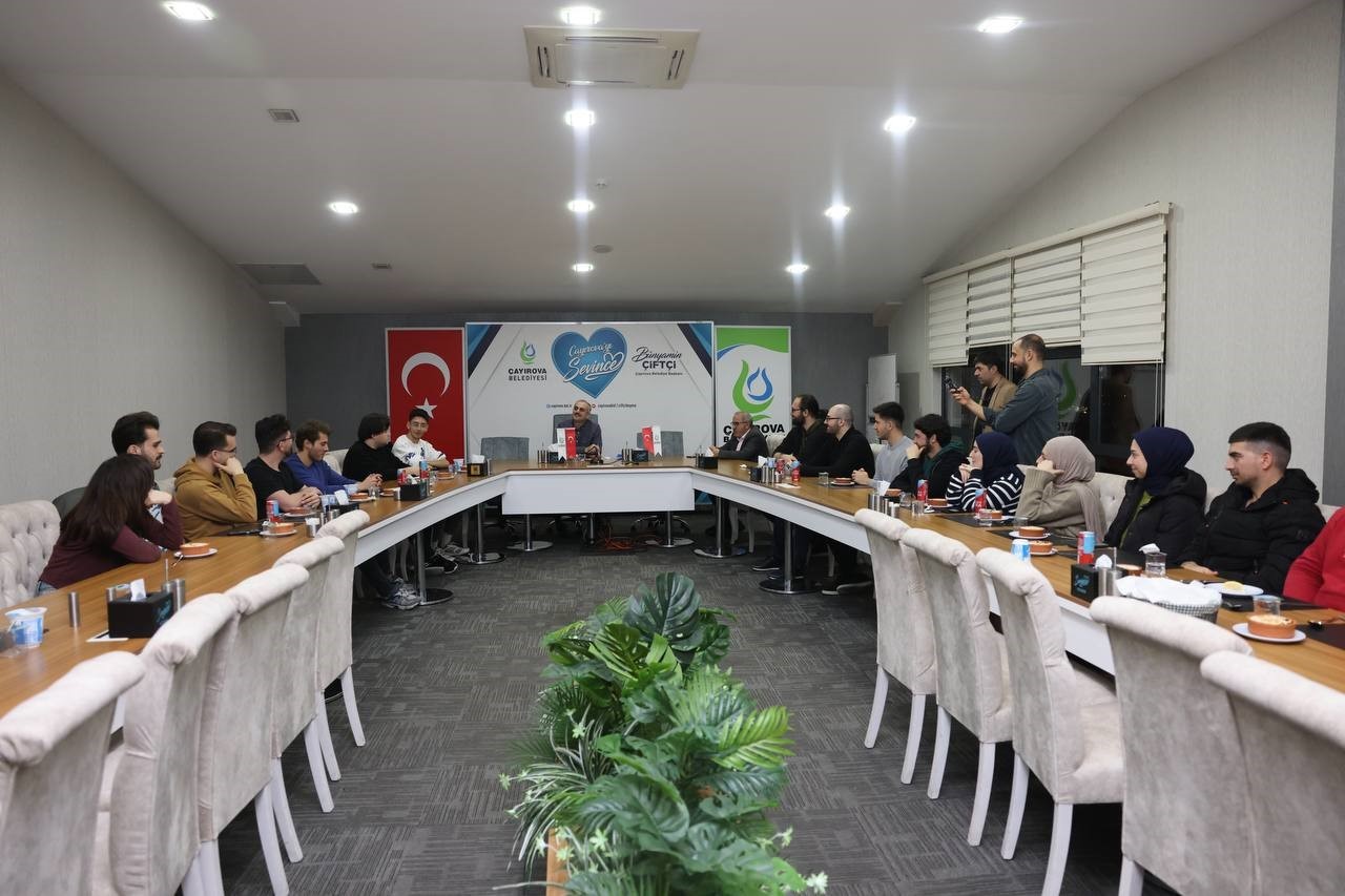 Başkan Çiftçi, üniversite öğrencileri ile bir araya geldi