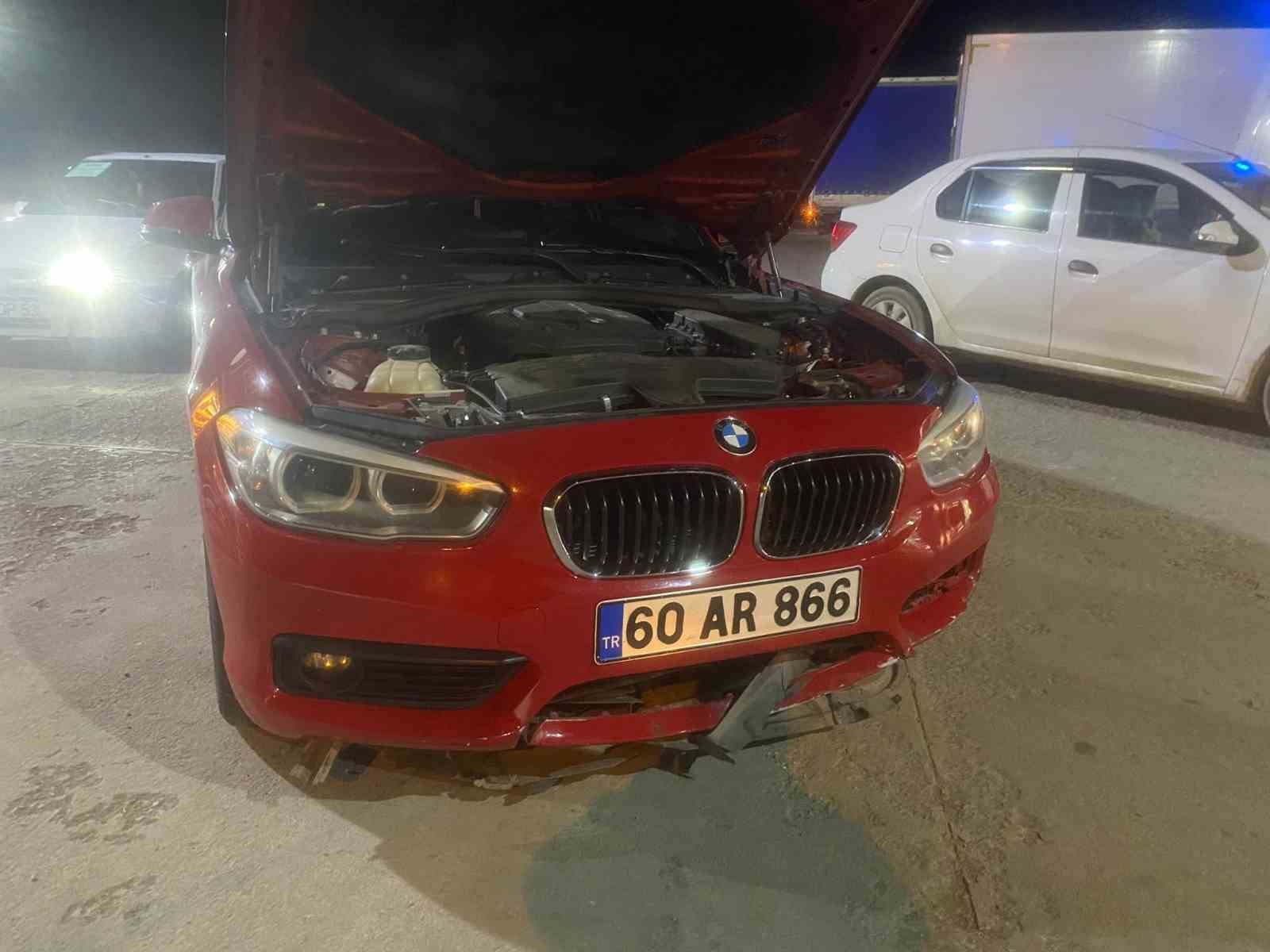 Yoldaki tır lastiği kazaya neden oldu: 6 ara&ccedil;ta hasar oluştu
