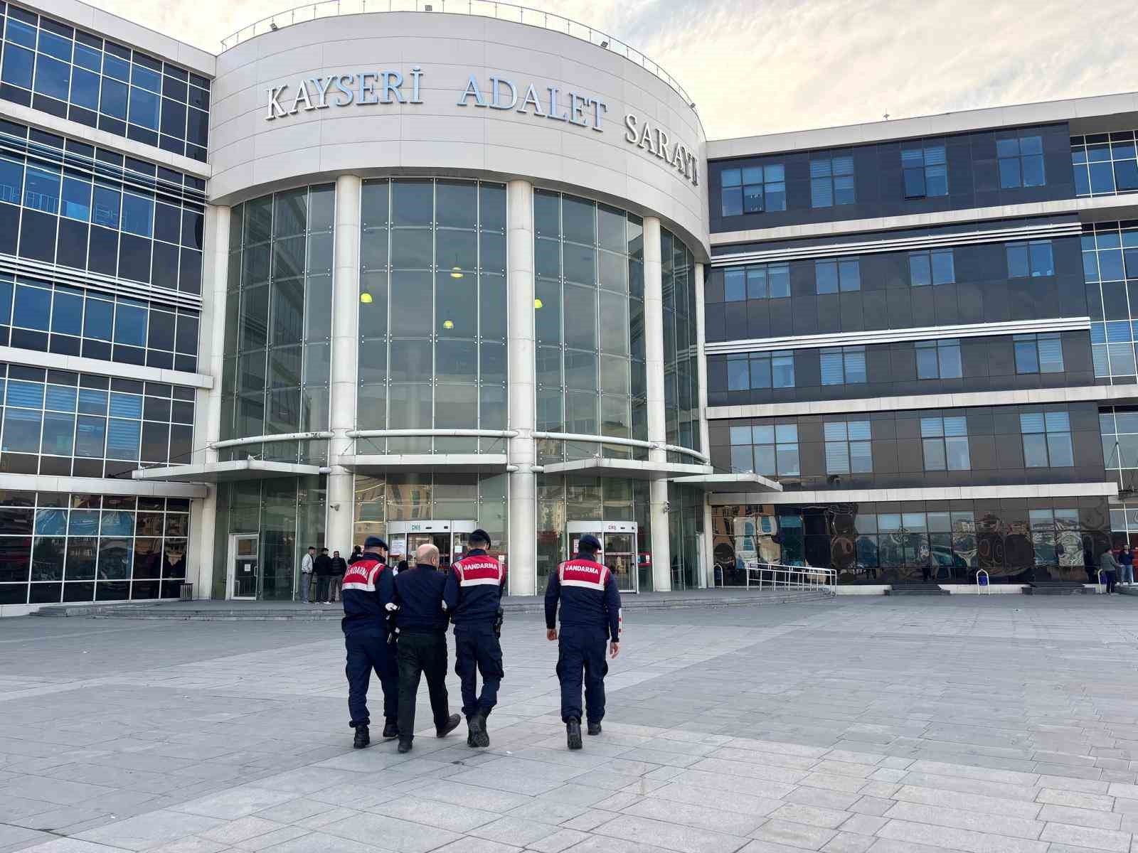 61 yıl kesinleşmiş hapsi bulunan uyuşturucu taciri yakalandı
