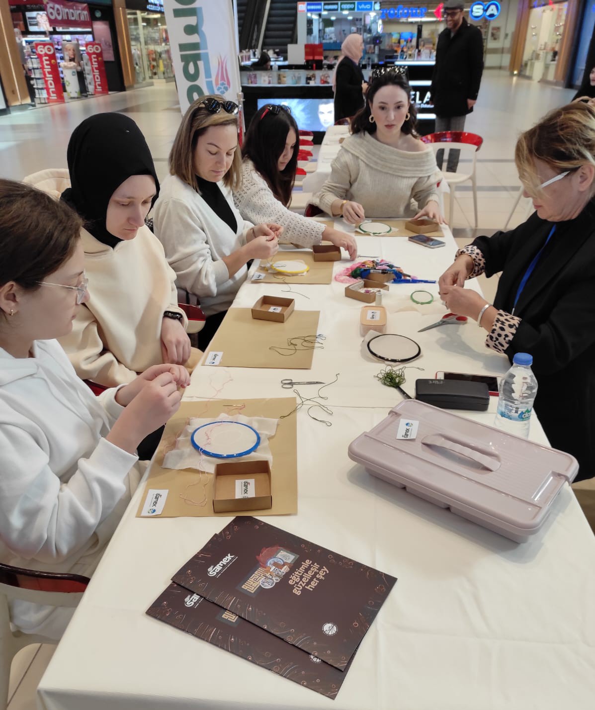 Alışveriş merkezlerine SAMEK tanıtım noktaları açıldı