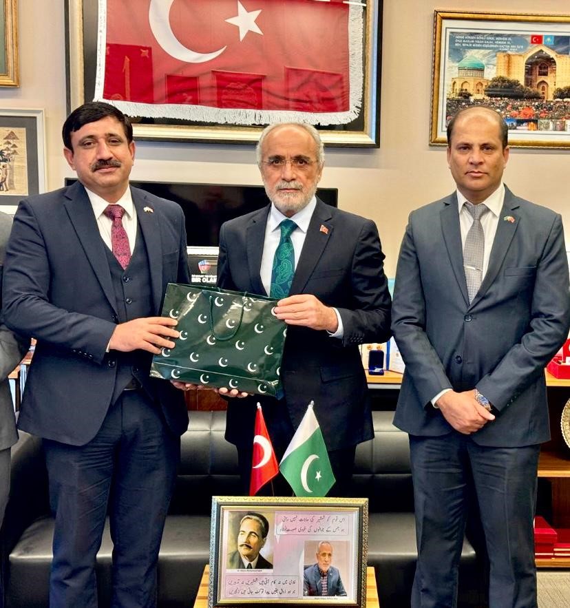 Pakistan B&uuml;y&uuml;kel&ccedil;iliği M&uuml;steşarı&rsquo;ndan Cumhurbaşkanı Başdanışmanı&rsquo;na taziye ziyareti
