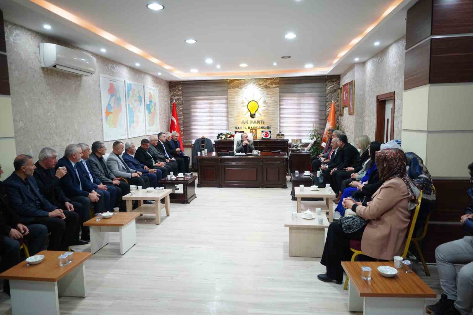 AK Parti Van İl Başkanı Abdulahat Arvas: "Halkın yoğun ilgisi bizi heyecanlandırıyor"
