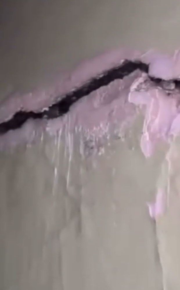 Konya&rsquo;da 5 katlı apartman &ccedil;&ouml;kme riskine karşı boşaltıldı
